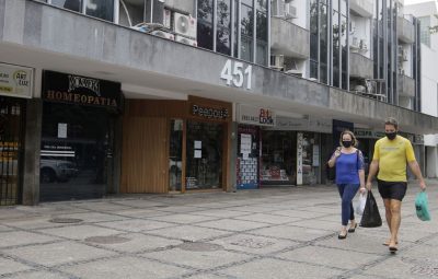 empresas 400x255 - Pandemia fecha 39,4% das empresas paralisadas, diz IBGE