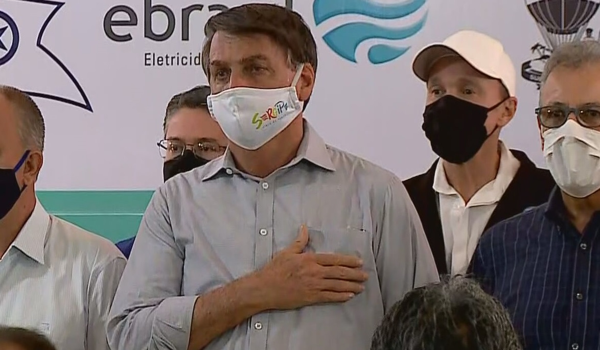 Câmara derruba veto de Bolsonaro a uso de máscaras em locais fechados