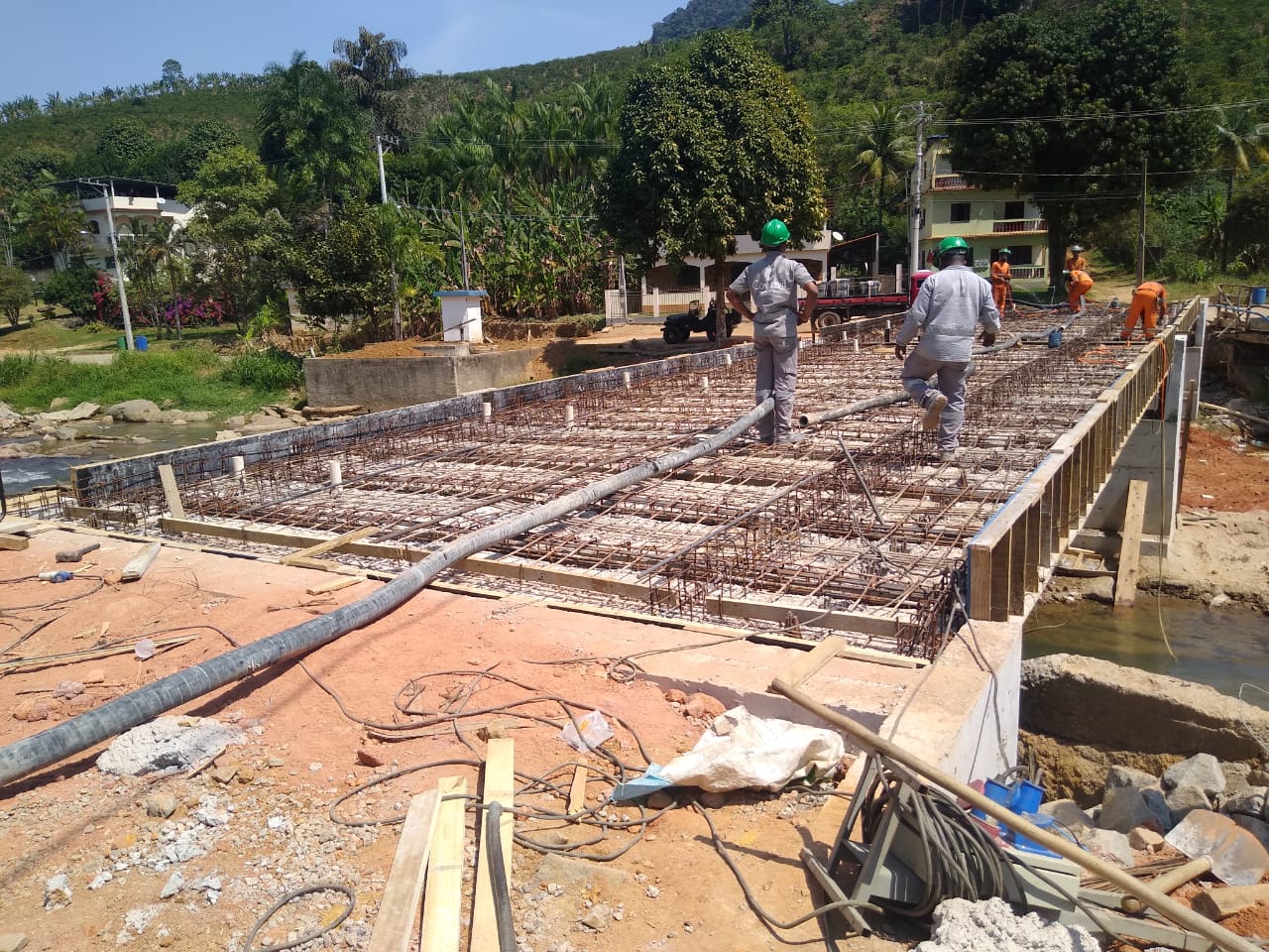 Nova ponte de Bom Destino em Iconha recebe últimos reparos de concreto