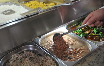 comida 400x255 - Famílias mais pobres destinam 26% da renda para compra de alimentos