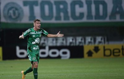 Chapecoense 400x255 - Série B: Líder Chapecoense supera Cuiabá na Arena Condá