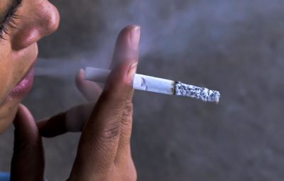 cigarro fumante 400x255 - OMS lança campanha para ajudar fumantes a deixar o hábito
