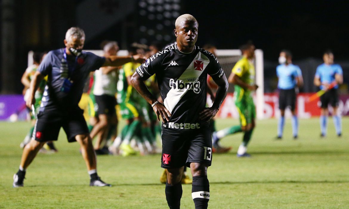 Vasco perde em São Januário e se despede da Copa Sul-Americana