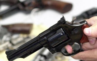 arma de fogo arquivo agencia brasil 400x255 - Aprovado porte de arma para agentes de Ibama, Funai e ICMBio