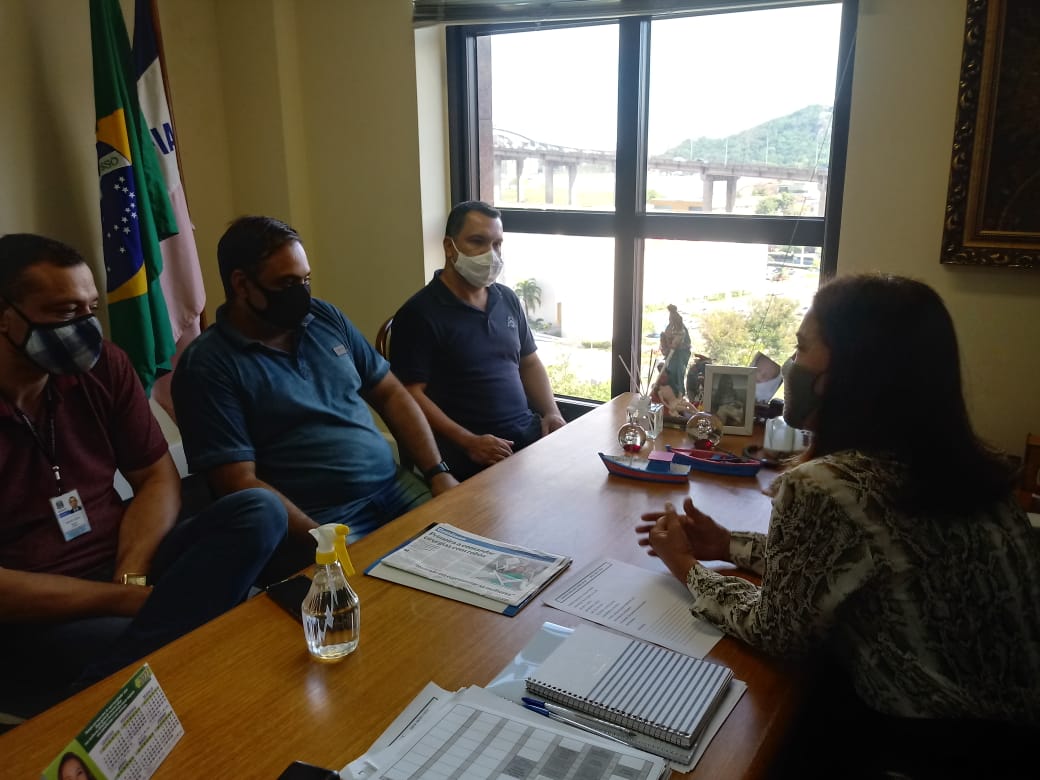 Vereador de Iconha Alessandro Gomes visita deputada estadual Janete de Sá