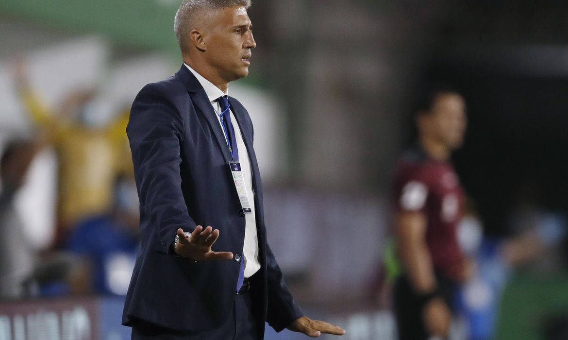 Campeão da Sul-Americana, Hernán Crespo é o novo técnico do São Paulo