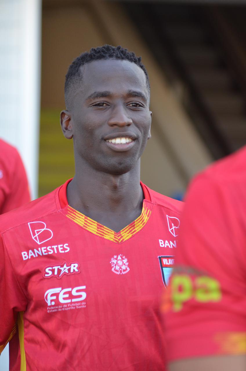 Camaronês Yaro Ibrahima brilha na vitória do VilaVelhense com gol e assistência