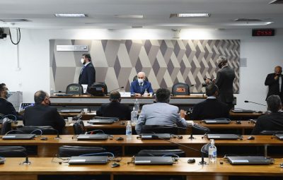 senadores 400x255 - Senadores recorrem para tirar Renan da relatoria da CPI da Pandemia