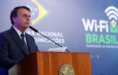 Bolsonaro 400x255 - Bolsonaro defende liberdade e cogita decreto de livre circulação