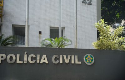 fachada da secretaria de estado da policia civil no centro do rio de janeiro1006219443 400x255 - Polícia ouve parentes de jovem grávida morta no Rio