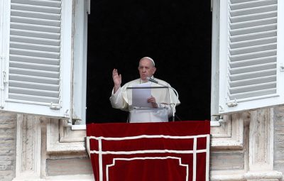 Papa Francisco passa por cirurgia e reage bem a procedimento 400x255 - Papa Francisco passa por cirurgia e reage bem a procedimento