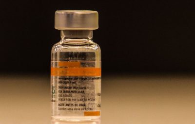 coronavac 1903215110 400x255 - Serrana: vacina faz cair em 95% as mortes e em 80% os casos de covid