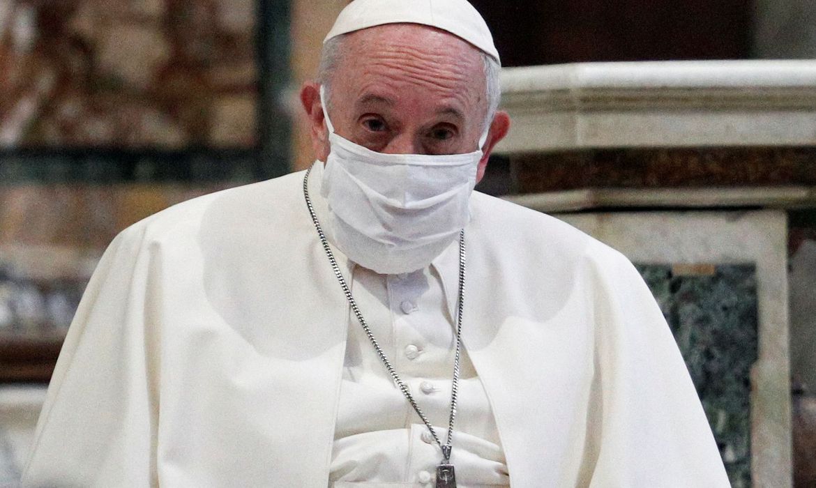 Roma: papa Francisco é internado para cirurgia programada no intestino