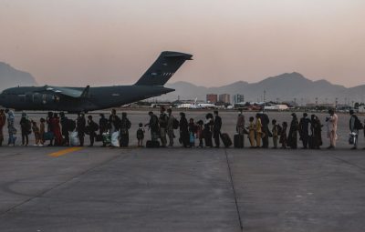 afeganistao 400x255 - Explosão fora do aeroporto de Cabul mata pelo menos 13 pessoas