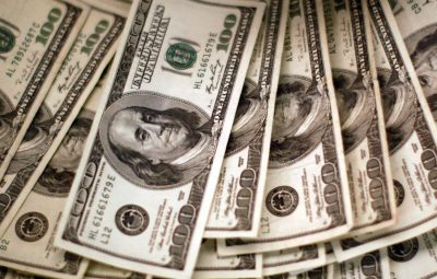 dolar 400x255 - Déficit nas contas externas até julho atinge maior nível em 5 anos