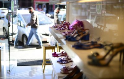 gdf libera funcionamento de lojas de roupas e sapatos0518203133 400x255 - MEIs podem regularizar impostos em atraso até o dia 31