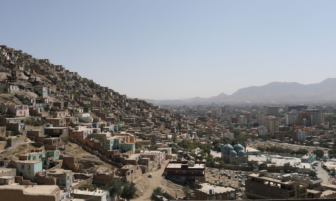 Talibã reivindica controle de área rebelde e promete novo governo