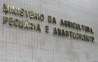 fachada ministerio da agricultura 400x255 - Casos de mal da vaca louca não são risco à produção bovina, diz OIE