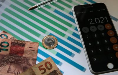 economia 1609210423 0 400x255 - Comissão aprova limite de renda maior para que caminhoneiro seja considerado microempreendedor individual