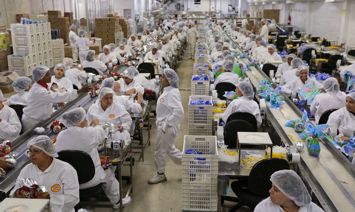 Confiança da indústria atinge menor nível desde julho de 2020