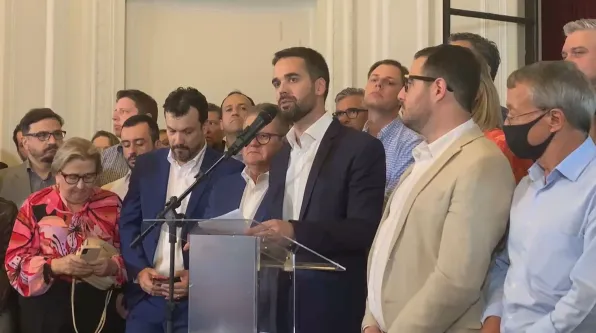Eduardo Leite diz que irá renunciar ao governo do RS e confirma permanência no PSDB