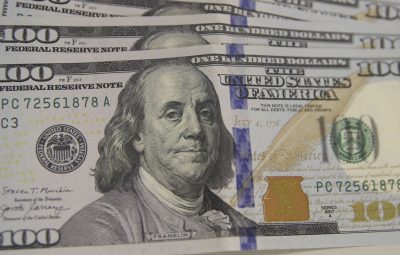 dolar 1 400x255 - Dólar sobe para R$ 5,59 com oficialização de tarifaço de Trump