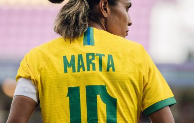marta 400x255 - Marta é cortada da seleção após sofrer lesão no joelho esquerdo