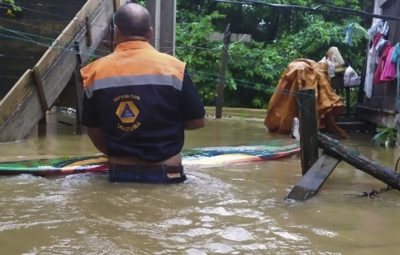 Chuvas desalojam familias e bloqueiam estradas em Ubatuba 400x255 - Chuvas desalojam famílias e bloqueiam estradas em Ubatuba