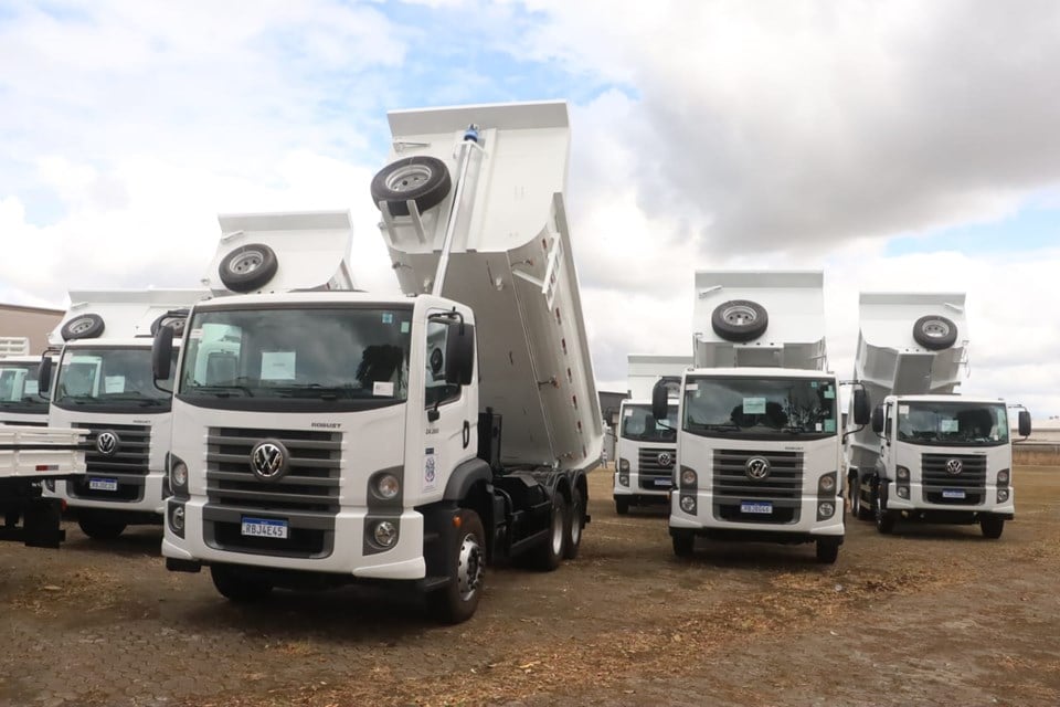 Iconha é contemplado com entrega de equipamentos agrícolas pelo Governo do Estado