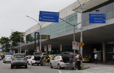 ggreve de aeronautas 400x255 - Passageiros podem pedir reembolso de gastos pela greve de aeronautas