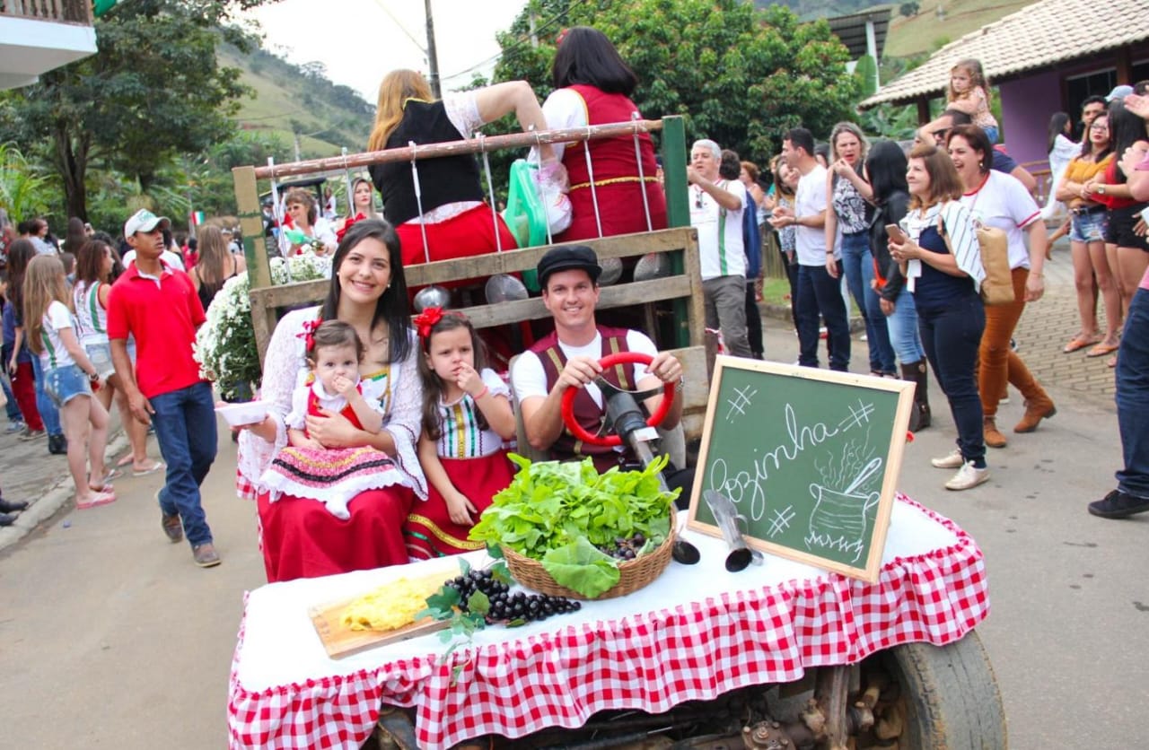 Carretela italiana em Alto Pongal , Anchieta, sem vinho, mas com muita história e homenagens