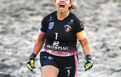 Goleira Lele Lopes 400x255 - São Pedro goleia salvadorenhas e garante classificação na Libertadores de beach soccer