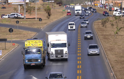 trancito 400x255 - CCJ aprova projeto que flexibiliza regras para veículos autorizados em rodovias