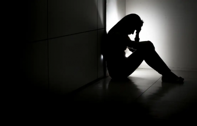 mulher sobrecarga de trabalho depressao 400x255 - Sobrecarga de trabalho eleva risco de depressão entre mães cientistas