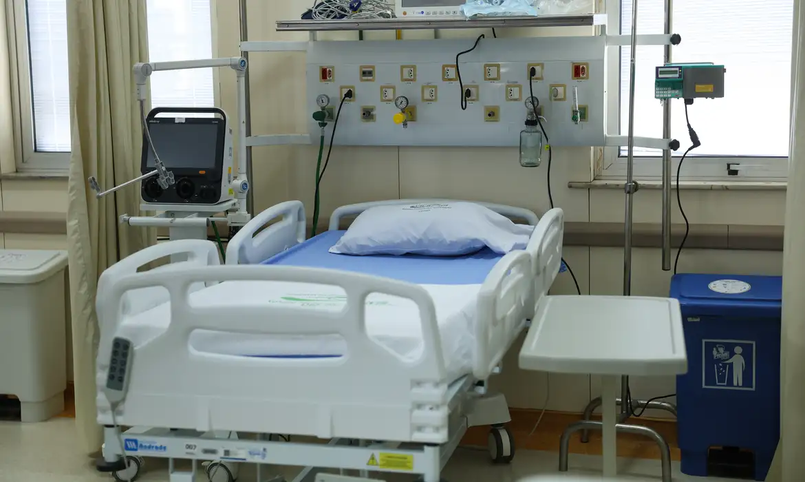 Governo do Estado anuncia ampliação da oferta de cirurgias de quadril