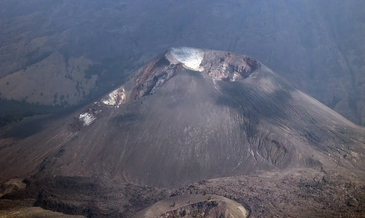 Governador admite que infraestrutura no Monte Rinjani é insuficiente