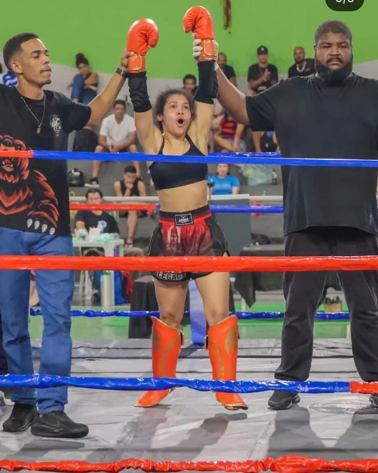 Carina Andrade: a ascensão de um talento capixaba no Muay Thai