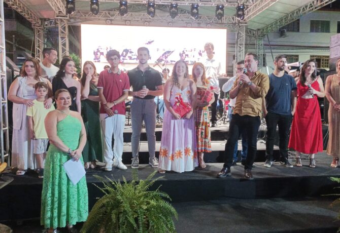 WhatsApp Image 2025 12 18 at 22.09.33 670x460 - Projeto “Raízes Iconhenses” homenageia músicos em Iconha