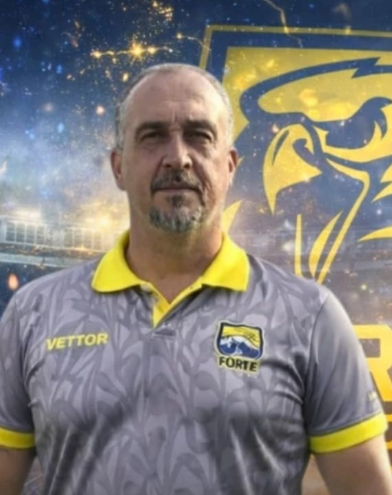 Melhor técnico da 5ª rodada, Charles de Almeida leva o Forte ao G4 do Capixabão